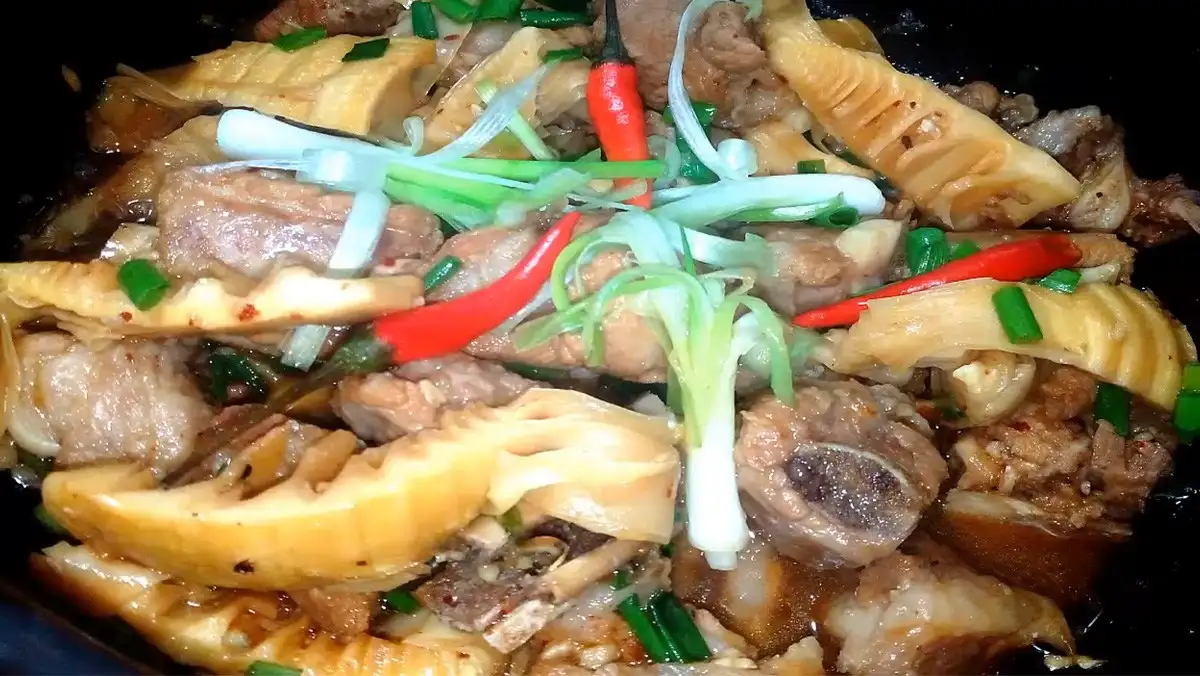 Cách làm Cách làm sườn kho măng đậm đà bắt cơm hấp dẫn đơn giản Hình ảnh món Cách làm sườn kho măng đậm đà bắt cơm hấp dẫn đơn giản - Công thức nấu ăn chi tiết