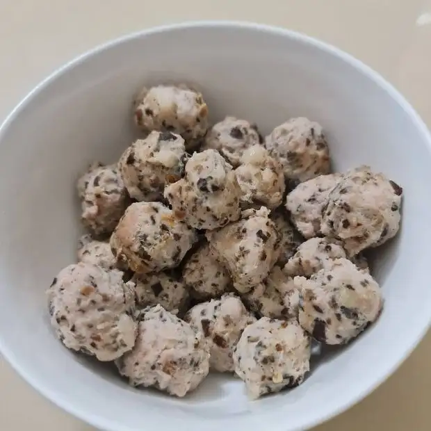 Cách làm Cách làm mọc viên nấm hương đơn giản, trắng dai, chuẩn vị thơm ngon Hình ảnh món Cách làm mọc viên nấm hương đơn giản, trắng dai, chuẩn vị thơm ngon - Công thức nấu ăn chi tiết