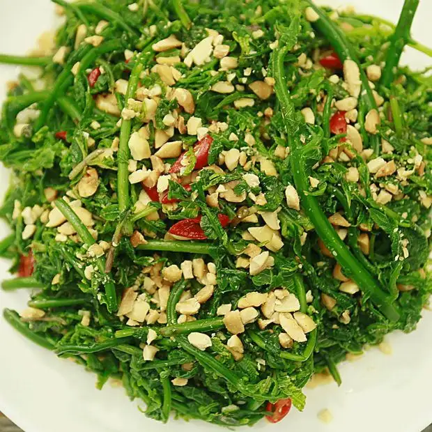 Hình ảnh món Cách làm nộm rau dớn ngon giòn sần sật bằng nồi nhôm - Công thức nấu ăn chi tiết