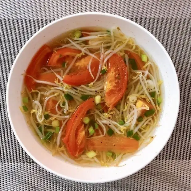 Hình ảnh món Cách nấu canh giá đỗ cà chua chay thanh đạm mát người dễ ăn - Công thức nấu ăn chi tiết