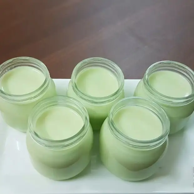 Hình ảnh món 2 cách làm sữa chua matcha và sữa chua lá dứa đơn giản, béo mịn - Công thức nấu ăn chi tiết