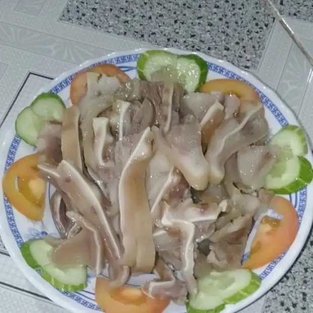 Hình ảnh món Cách luộc lỗ tai heo trắng giòn ngon, không hôi cực đơn giản - Công thức nấu ăn chi tiết