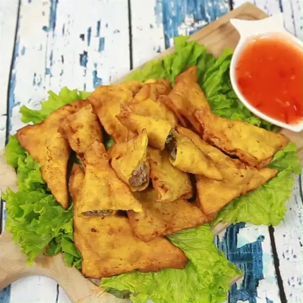 Cách làm 2 cách làm hoành thánh chiên nhân thịt và nhân tôm giòn rụm cực ngon Hình ảnh món 2 cách làm hoành thánh chiên nhân thịt và nhân tôm giòn rụm cực ngon - Công thức nấu ăn chi tiết