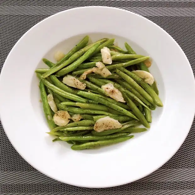 Cách làm Cách làm đậu que (đậu cô ve) xào tỏi đơn giản, bắt cơm Hình ảnh món Cách làm đậu que (đậu cô ve) xào tỏi đơn giản, bắt cơm - Công thức nấu ăn chi tiết