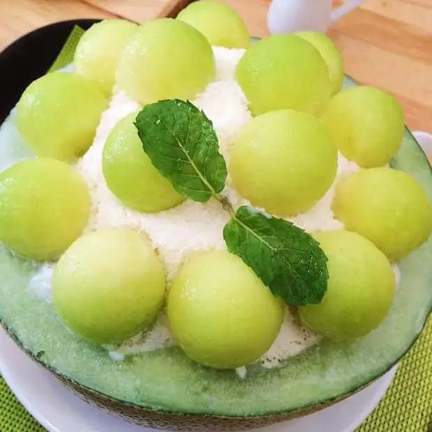 Cách làm Cách làm bánh kem dưa lưới đơn giản, thơm ngon, độc đáo Hình ảnh món Cách làm bánh kem dưa lưới đơn giản, thơm ngon, độc đáo - Công thức nấu ăn chi tiết