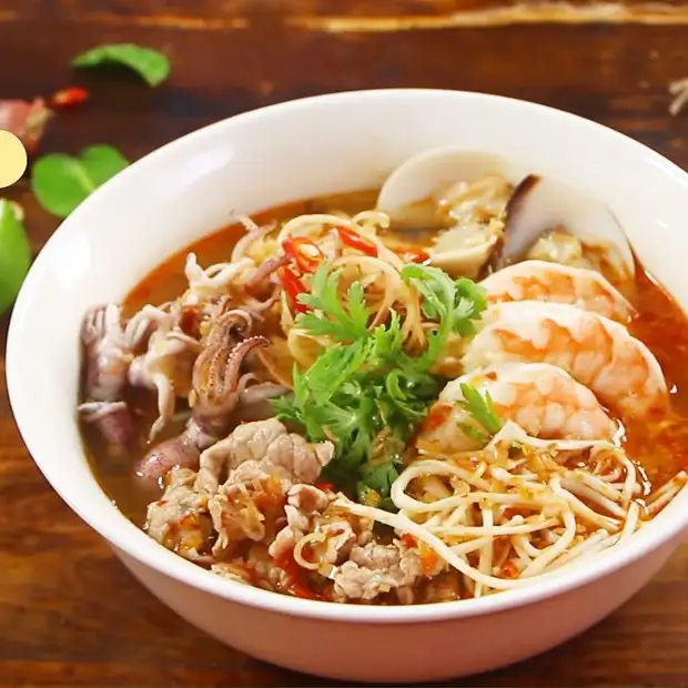Cách làm Cách nấu món bún Thái hải sản chua cay, đúng điệu, ngon ngất ngây Hình ảnh món Cách nấu món bún Thái hải sản chua cay, đúng điệu, ngon ngất ngây - Công thức nấu ăn chi tiết