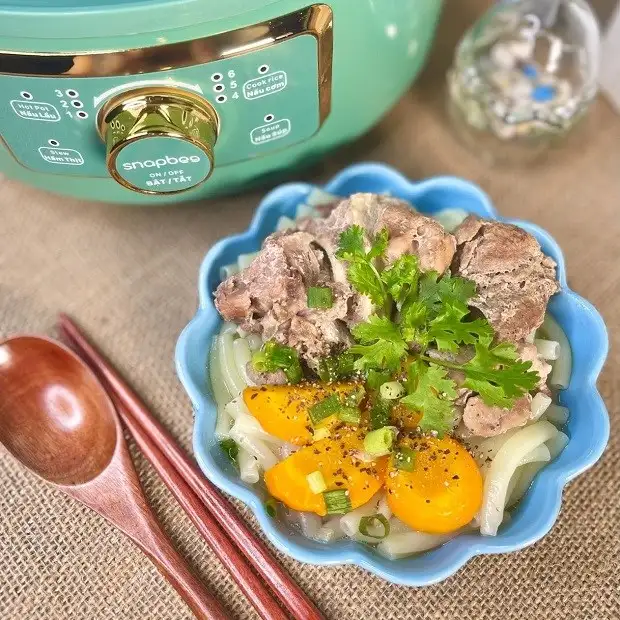 Cách làm Cách nấu nui xương heo bằng nồi áp suất mini thơm ngon, đơn giản Hình ảnh món Cách nấu nui xương heo bằng nồi áp suất mini thơm ngon, đơn giản - Công thức nấu ăn chi tiết