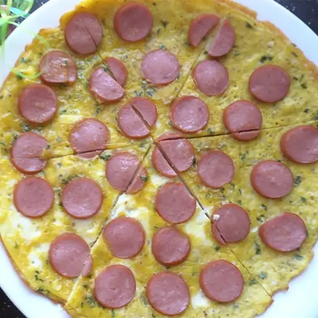 Cách làm 2 cách làm trứng chiên xúc xích thơm ngon hấp dẫn đơn giản Hình ảnh món 2 cách làm trứng chiên xúc xích thơm ngon hấp dẫn đơn giản - Công thức nấu ăn chi tiết