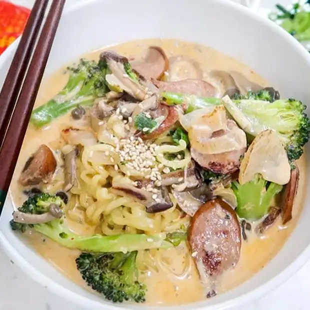 Cách làm Cách làm mì cay nấu sữa tươi thơm ngon cực phù hợp để ăn vào ngày gió lạnh Hình ảnh món Cách làm mì cay nấu sữa tươi thơm ngon cực phù hợp để ăn vào ngày gió lạnh - Công thức nấu ăn chi tiết