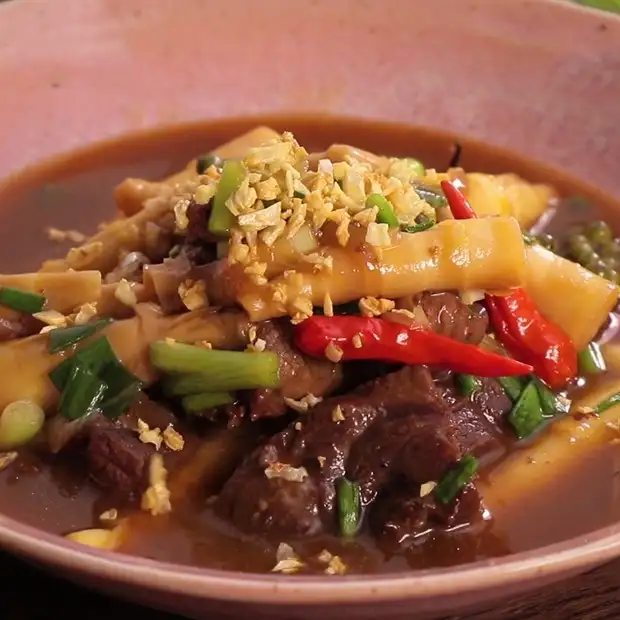 Cách làm 3 Cách làm bắp bò kho măng, sả ớt và thơm (dứa) đơn giản, thơm ngon Hình ảnh món 3 Cách làm bắp bò kho măng, sả ớt và thơm (dứa) đơn giản, thơm ngon - Công thức nấu ăn chi tiết