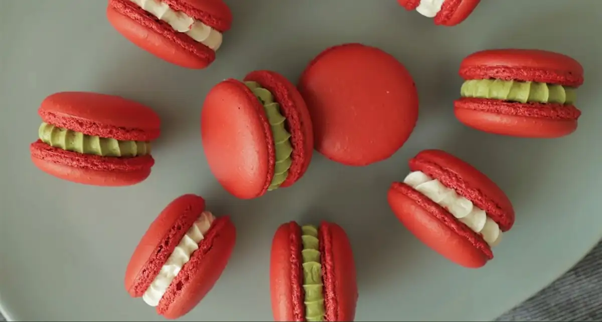 Cách làm Cách làm bánh Macaron kem phô mai đơn giản thơm ngon bất bại Hình ảnh món Cách làm bánh Macaron kem phô mai đơn giản thơm ngon bất bại - Công thức nấu ăn chi tiết